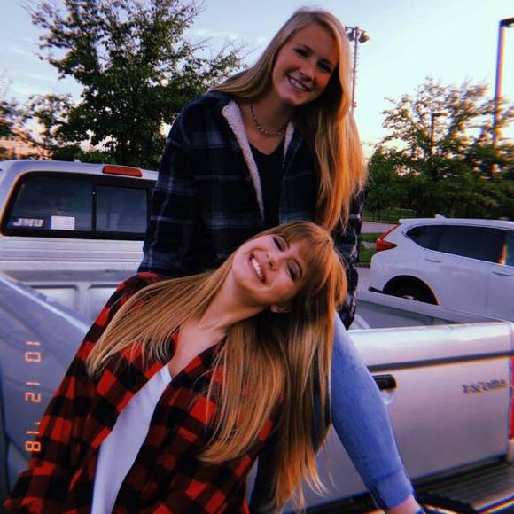 Meet your Posher, Abigail - Picture 1 of 1